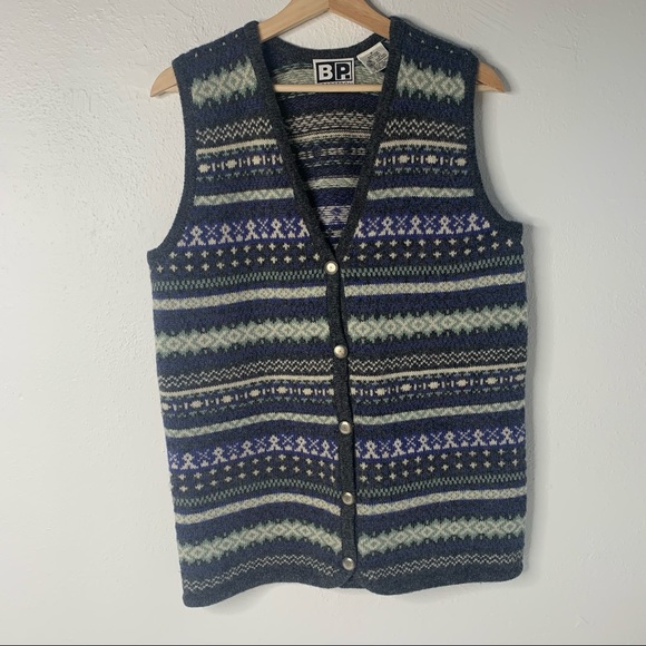 90’s Nordstrom | 100% Shetland Wool Patterned, Buttoned Vest - Picture 3 of 8